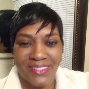 Meet your Posher, Lenora